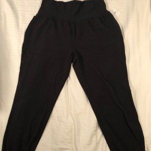 ATHLETA SALUTATION JOGGER SIZE L